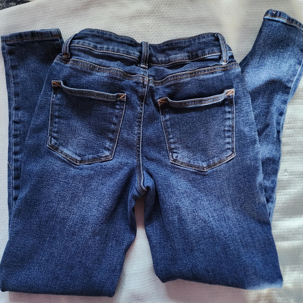 Maurices Jean high-rise.